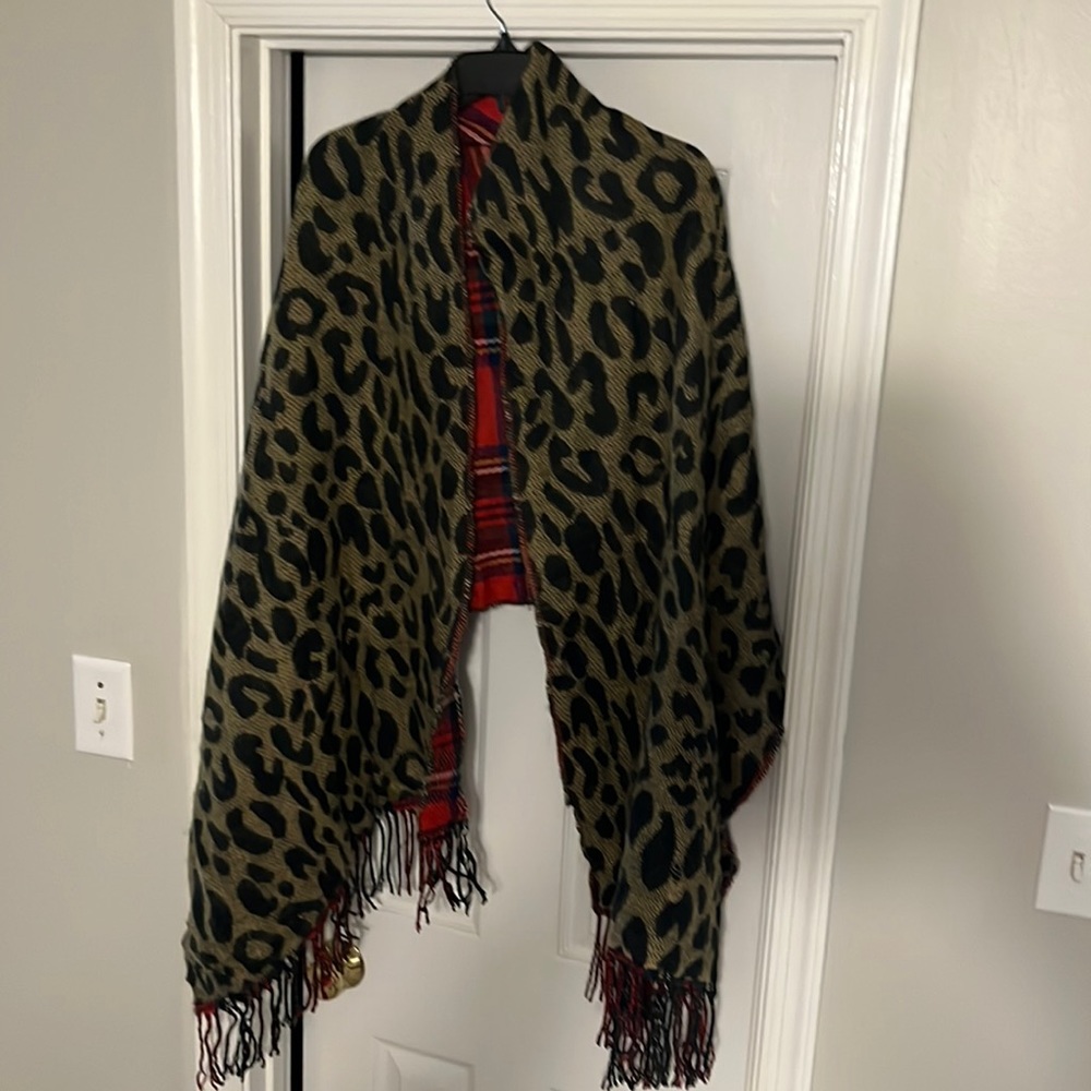 Reversible cheetah print and plaid shawl